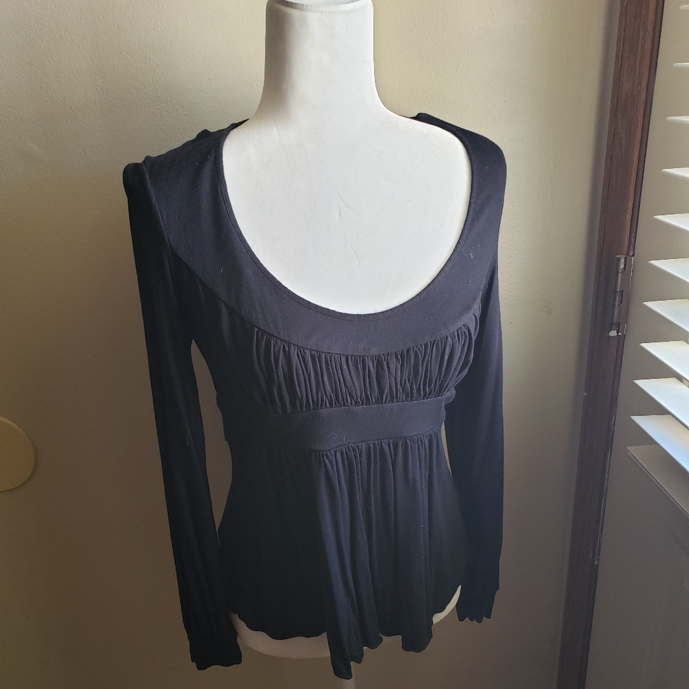 Black long sleeve shirt size M